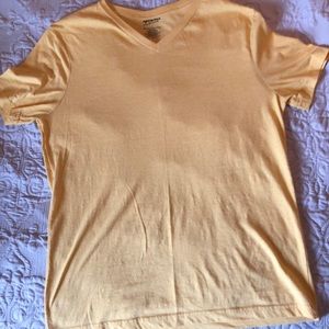 Yellow Arizona Jean Co vneck men’s shirt